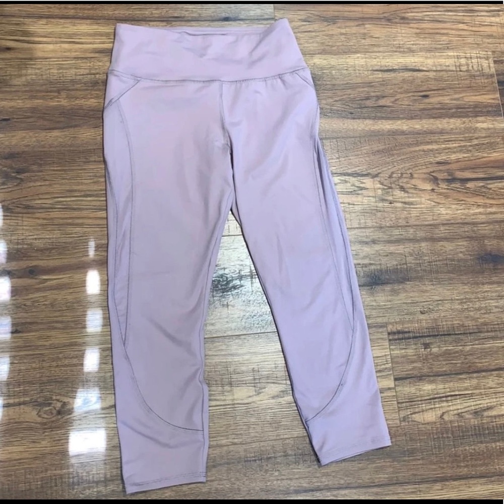 NWOT Forever 21 Dusty Pink Cutout Cropped Leggings size small
